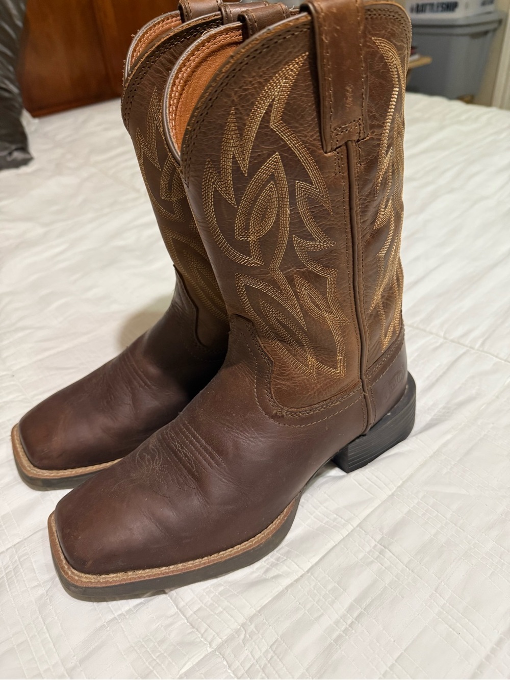 Justin Boots Brown Leather Western Cowboy Boots with Embroidered Shaft